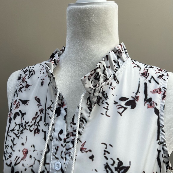 NEW PRETTY MAXI DRESS - Picture 2 of 9